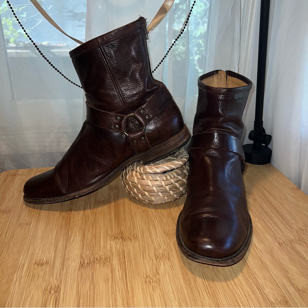 Frye - Engineer Harness Boot - Men’s 12D - Leather is so soft inside and out